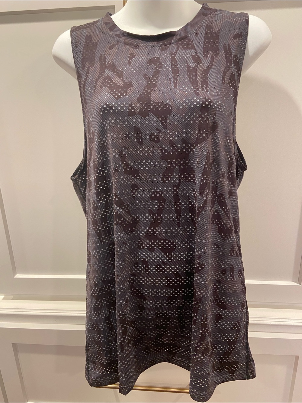 Zyia Active Sleeveless Women's Tank Top in Charcoal Gray